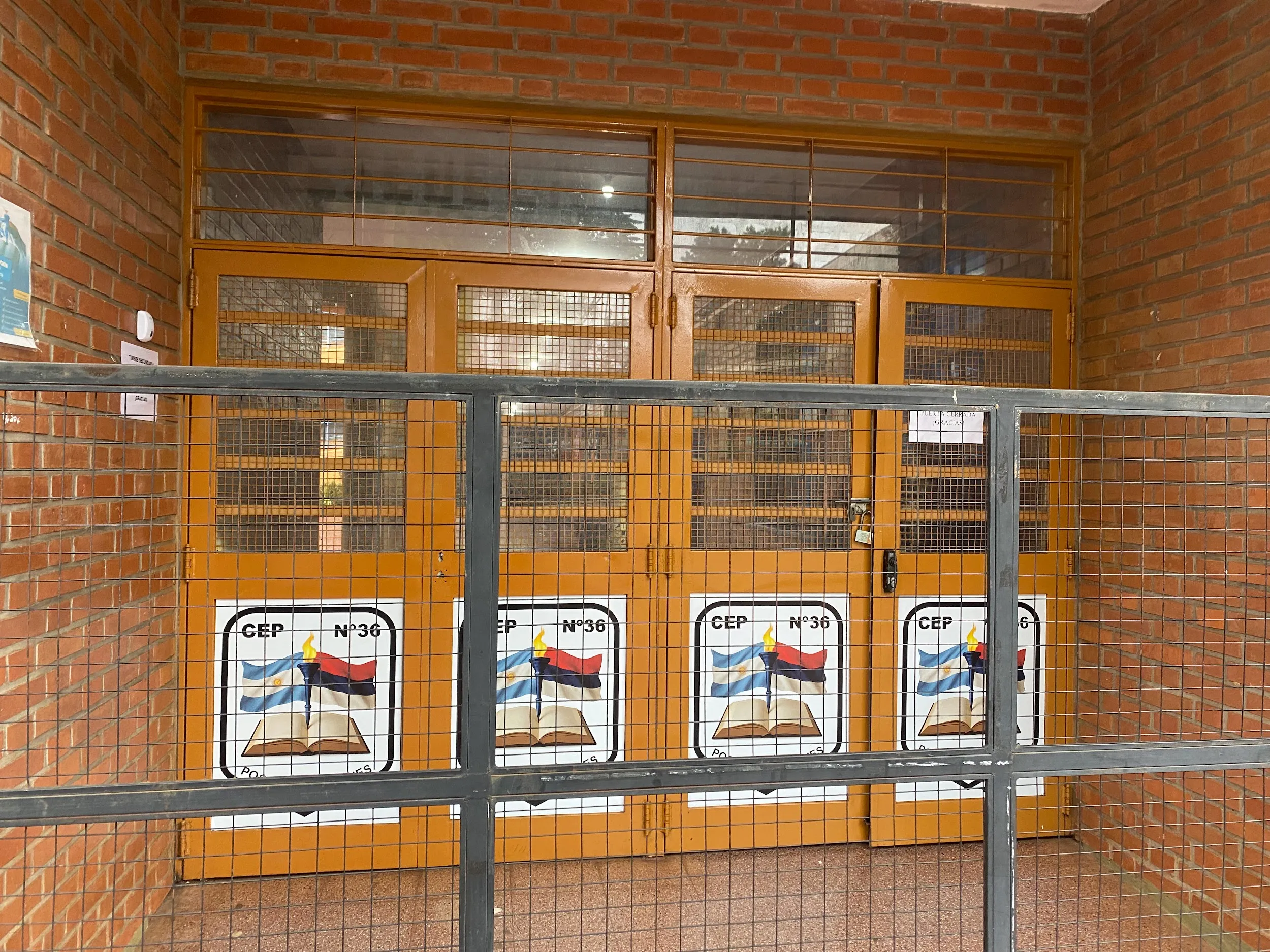 Entrada del CEP N.º 36